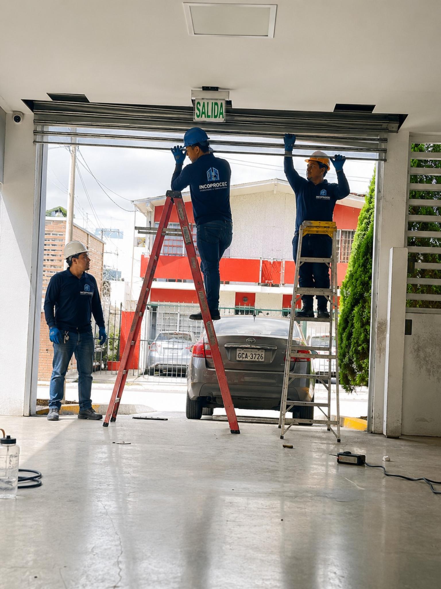 Obras Civiles y Estructuras SEMGROUP Puerta Enrollable Industrial